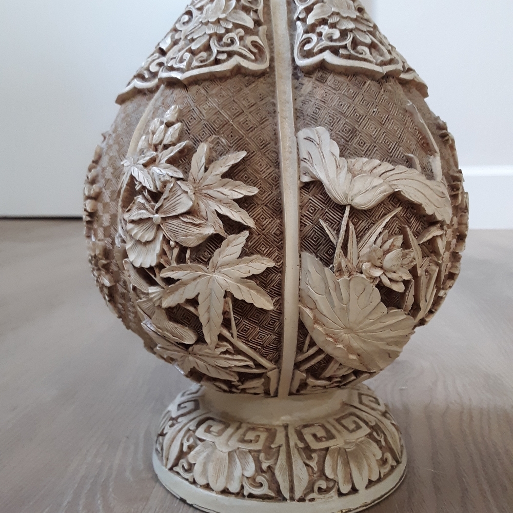 Vintage Ivory Dynasty Carved Vase - Picture 3 of 10